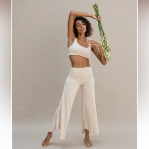 Indigo Luna Layla Flares in Pearl